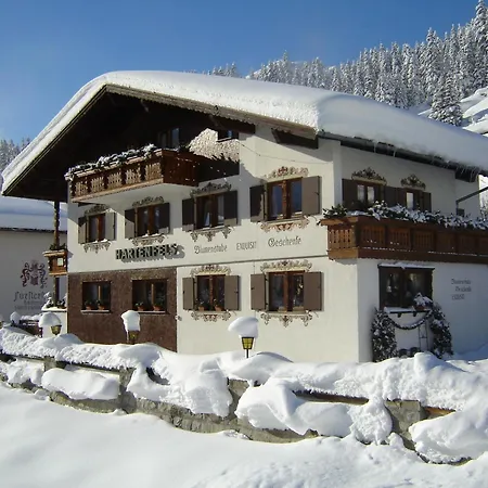 Bed & Breakfast Hartenfels 3*