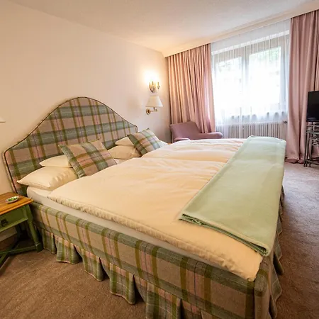 Hartenfels Bed & Breakfast 4*