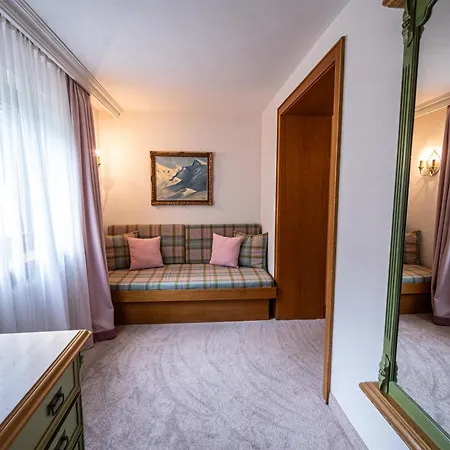 Hartenfels Bed & Breakfast Lech