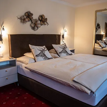Bed & Breakfast Hartenfels 4*