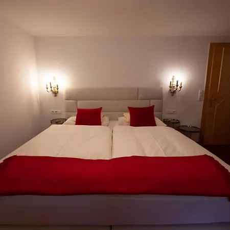 Bed & Breakfast Hartenfels 4*