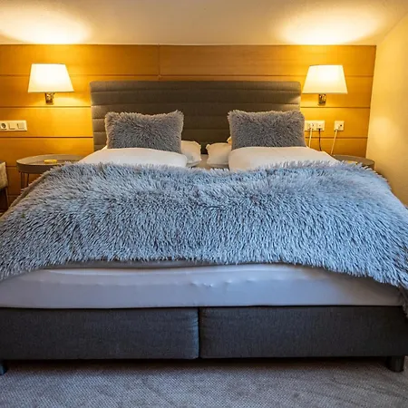 Bed & Breakfast Hartenfels 4*