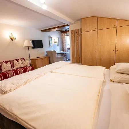 Hartenfels Bed & Breakfast