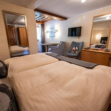 Hartenfels Bed & Breakfast 4*