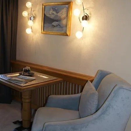 B&B Hartenfels 레흐암 아르베르크