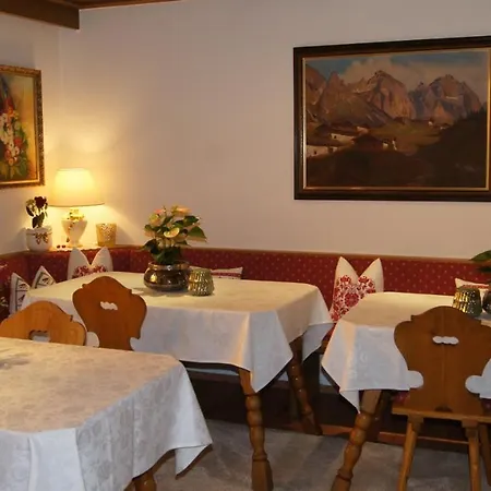 فندق مبيت وإفطار Hartenfels 3*