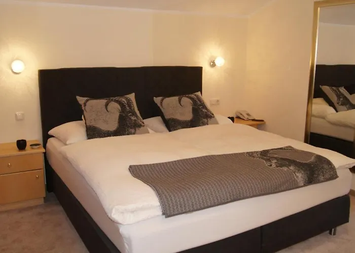 Hartenfels Frühstückspension 3*