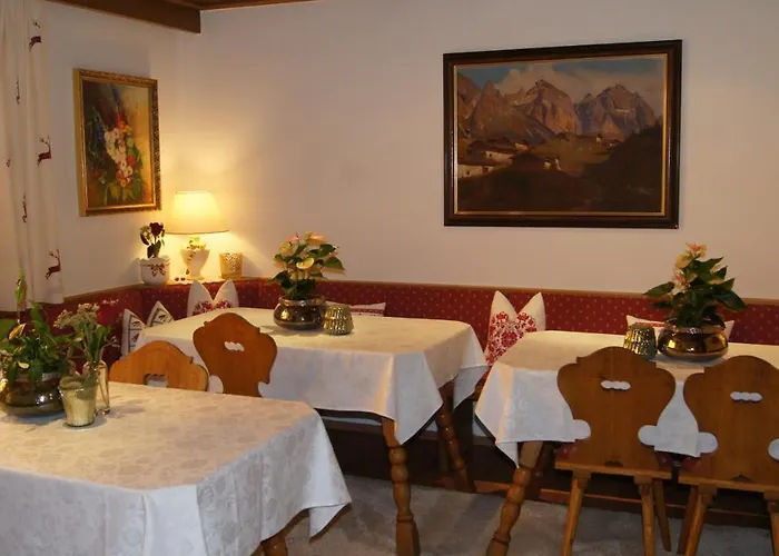 Bed & Breakfast Hartenfels 3*